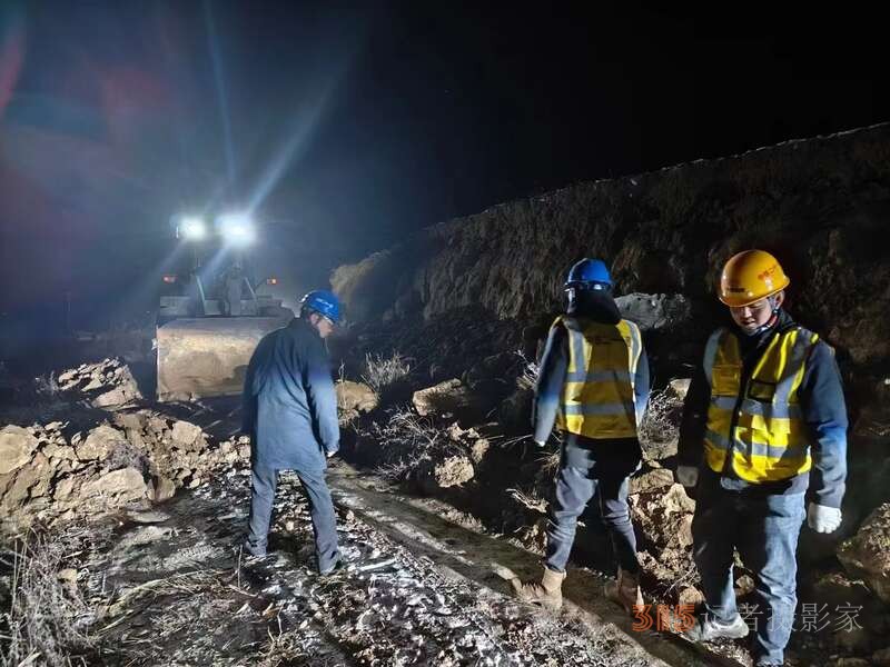 積石山24小時：寒夜里搶修災(zāi)區(qū)“生命線”