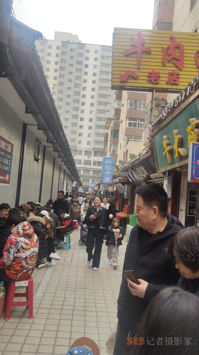 天水麻辣燙爆火之后：?jiǎn)稳沼瓉?lái)7萬(wàn)多省外游客,，旅游旺季提前