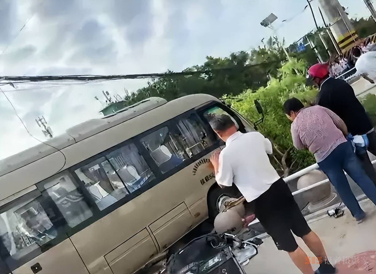 5學(xué)生6家長(zhǎng)死亡,山東一學(xué)校門前突發(fā)車禍,校方稱司機(jī)與師生無(wú)矛盾 