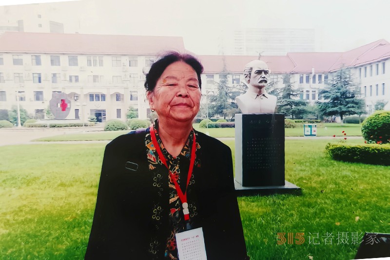 “巨榮指法”——實現(xiàn)醫(yī)學(xué)跨越的方法
