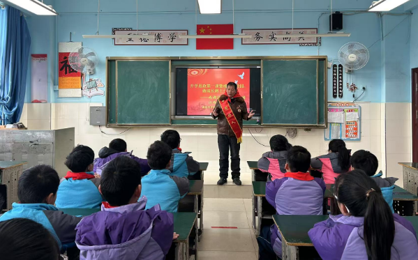 做成長路上引路人——“中國好人”走進南昌市陽明學校