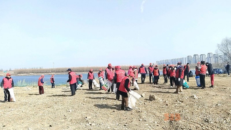 凈壩護(hù)淮,，志愿同行 宋灘社區(qū)開展淮河生態(tài)環(huán)境清理活動(dòng)