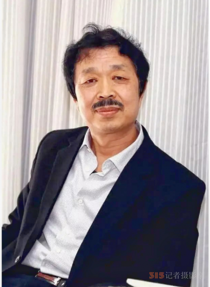 “如果時(shí)代被看見”三人畫展在濟(jì)南啟幕,，共繪時(shí)代藝術(shù)長卷