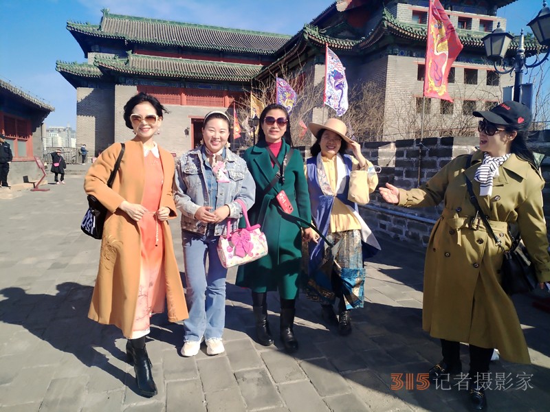 春分時節(jié)明城墻樂游賞梅