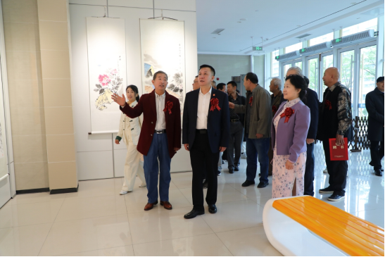 “墨潤鵲華”書畫藝術(shù)展在濟(jì)南開幕 搭建南北文化交流新平臺